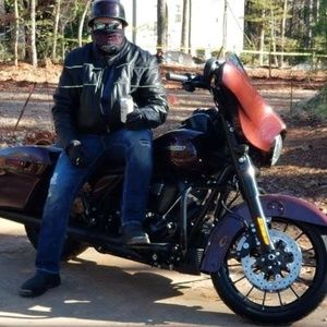 Meet your Posher, Leo